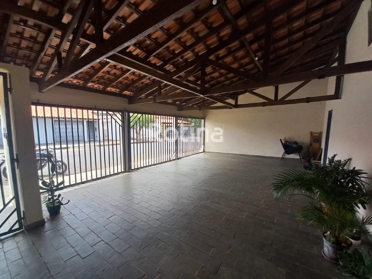 Casa para alugar, 2 quartos em Uberlândia no bairro Segismundo Pereira no valor de R$ 1.200,00 - Rotina Imobiliária: 