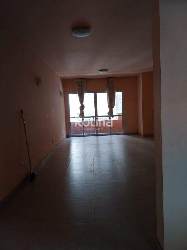 Apartamento à venda, 3 quartos em Uberlândia no bairro Centro no valor de R$ 500.000,00 - Rotina Imobiliária: 