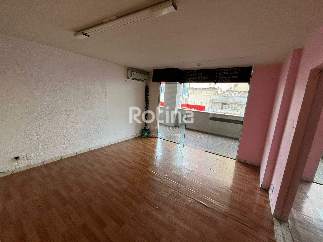 Sala para alugar, em Uberlândia no bairro Centro no valor de R$ 800,00 - Rotina Imobiliária: 