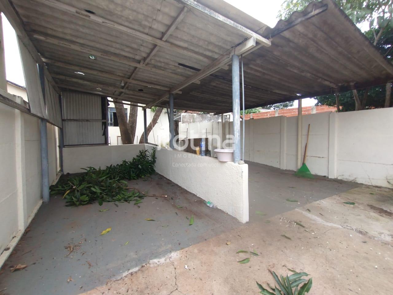 Casa para alugar, 3 quartos em Uberlândia no bairro Presidente Roosevelt no valor de R$ 1.400,00 - Rotina Imobiliária: 