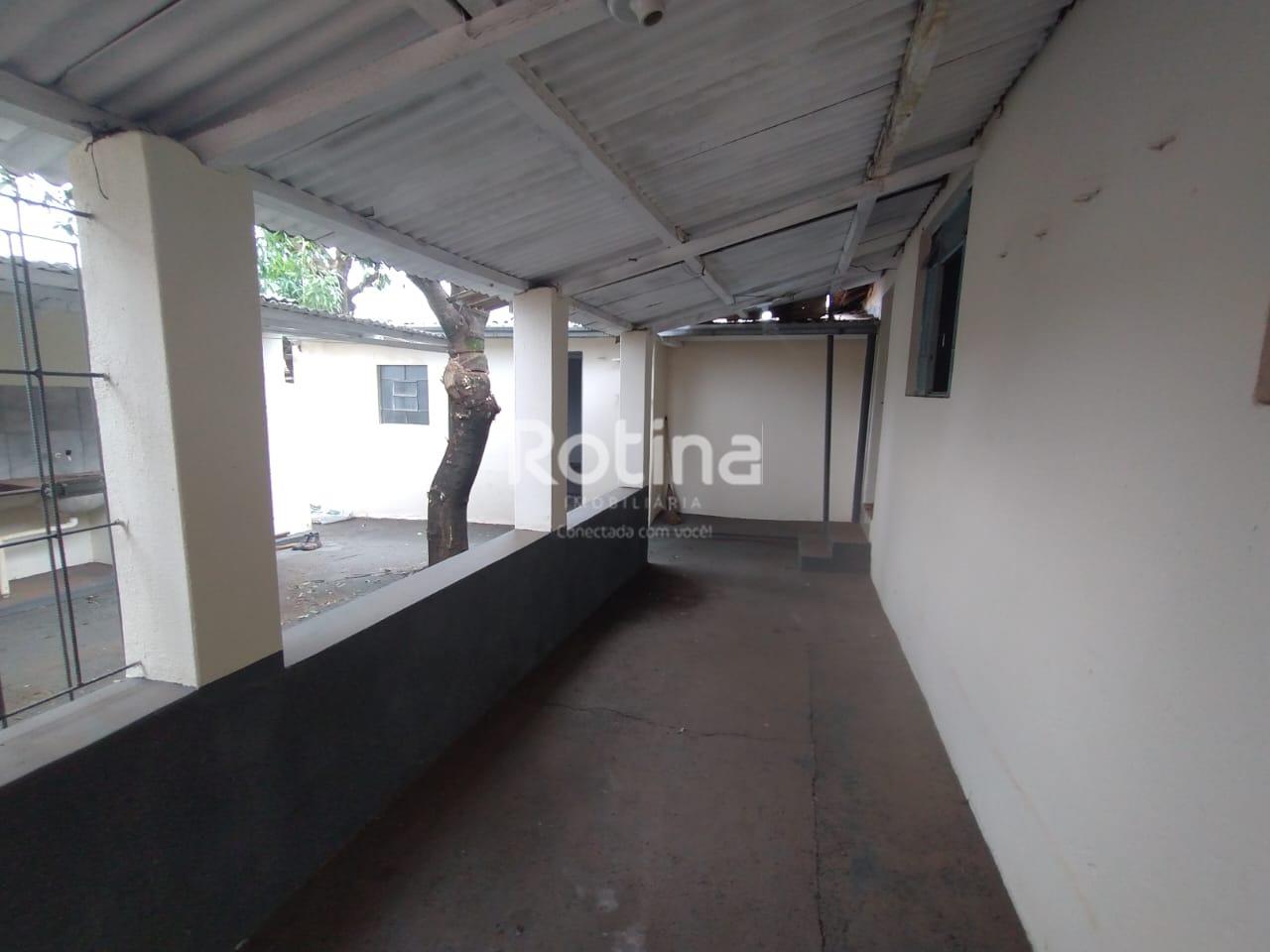 Casa para alugar, 3 quartos em Uberlândia no bairro Presidente Roosevelt no valor de R$ 1.400,00 - Rotina Imobiliária: 