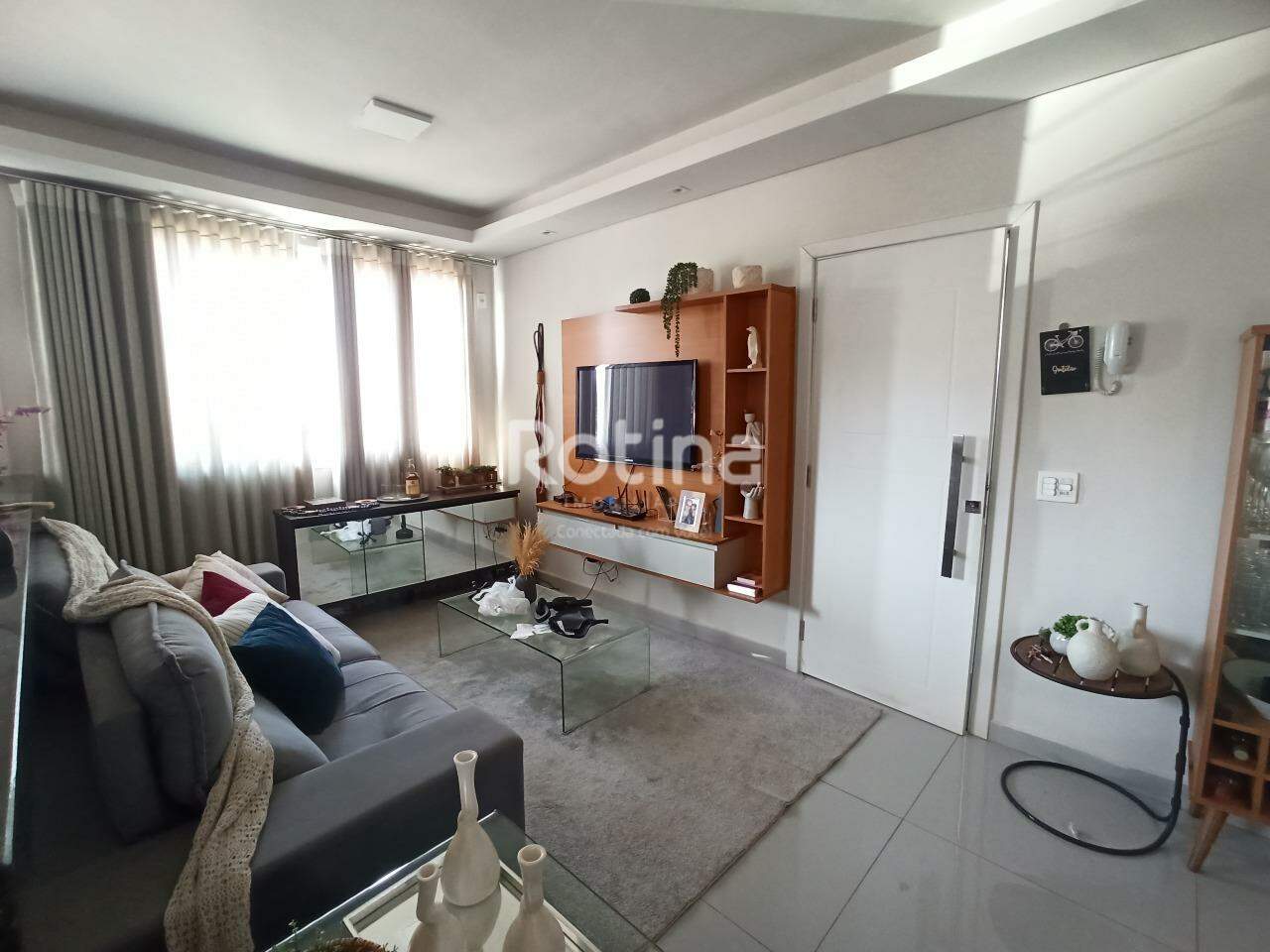 Apartamento para alugar, 2 quartos em Uberlândia no bairro Segismundo Pereira no valor de R$ 3.800,00 - Rotina Imobiliária: 
