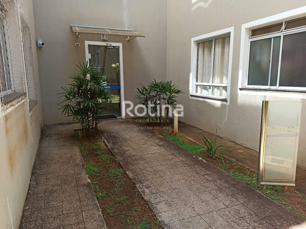Apartamento para alugar, 2 quartos em Uberlândia no bairro Chacaras Tubalina e Quartel no valor de R$ 1.400,00 - Rotina Imobiliária: 
