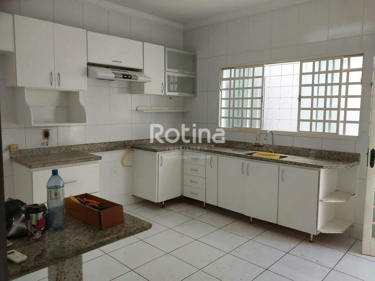 Casa para alugar, 2 quartos em Uberlândia no bairro Cidade Jardim no valor de R$ 3.500,00 - Rotina Imobiliária: 