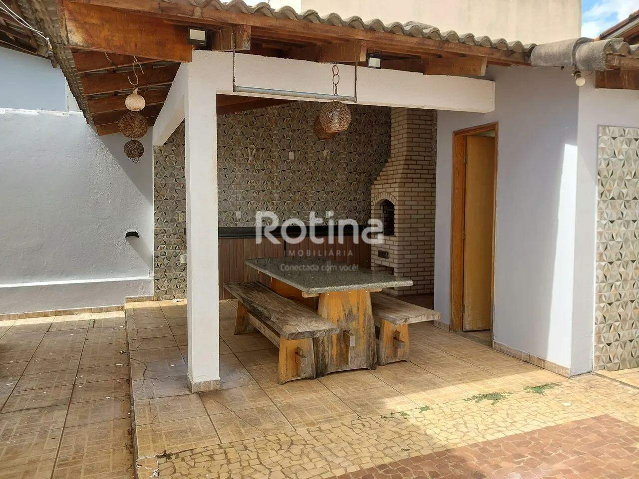 Casa para alugar, 2 quartos em Uberlândia no bairro Cidade Jardim no valor de R$ 3.500,00 - Rotina Imobiliária: 