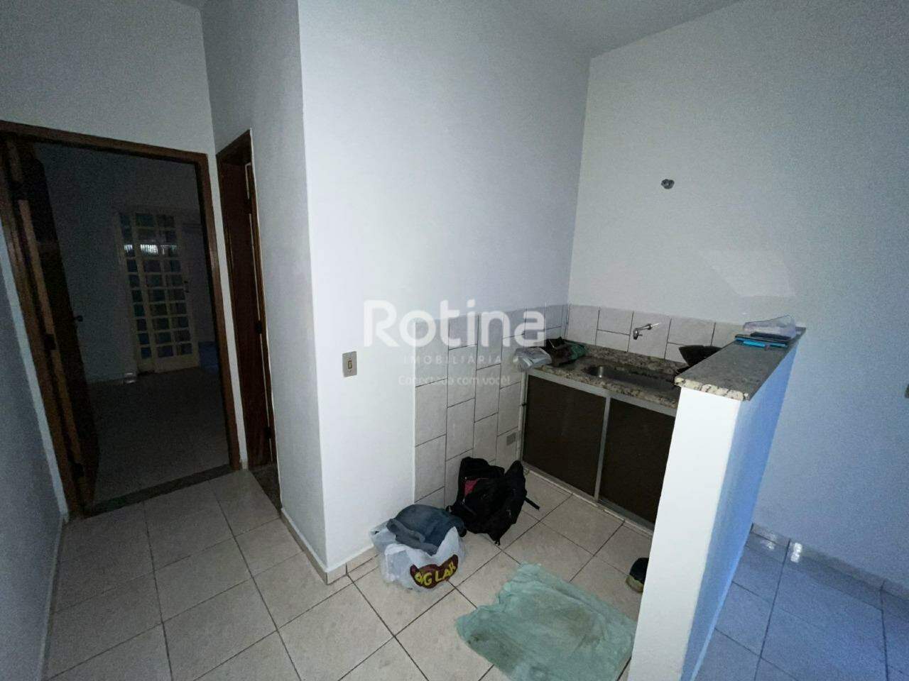 Kitnet para alugar, 1 quarto em Uberlândia no bairro Tibery no valor de R$ 950,00 - Rotina Imobiliária: 