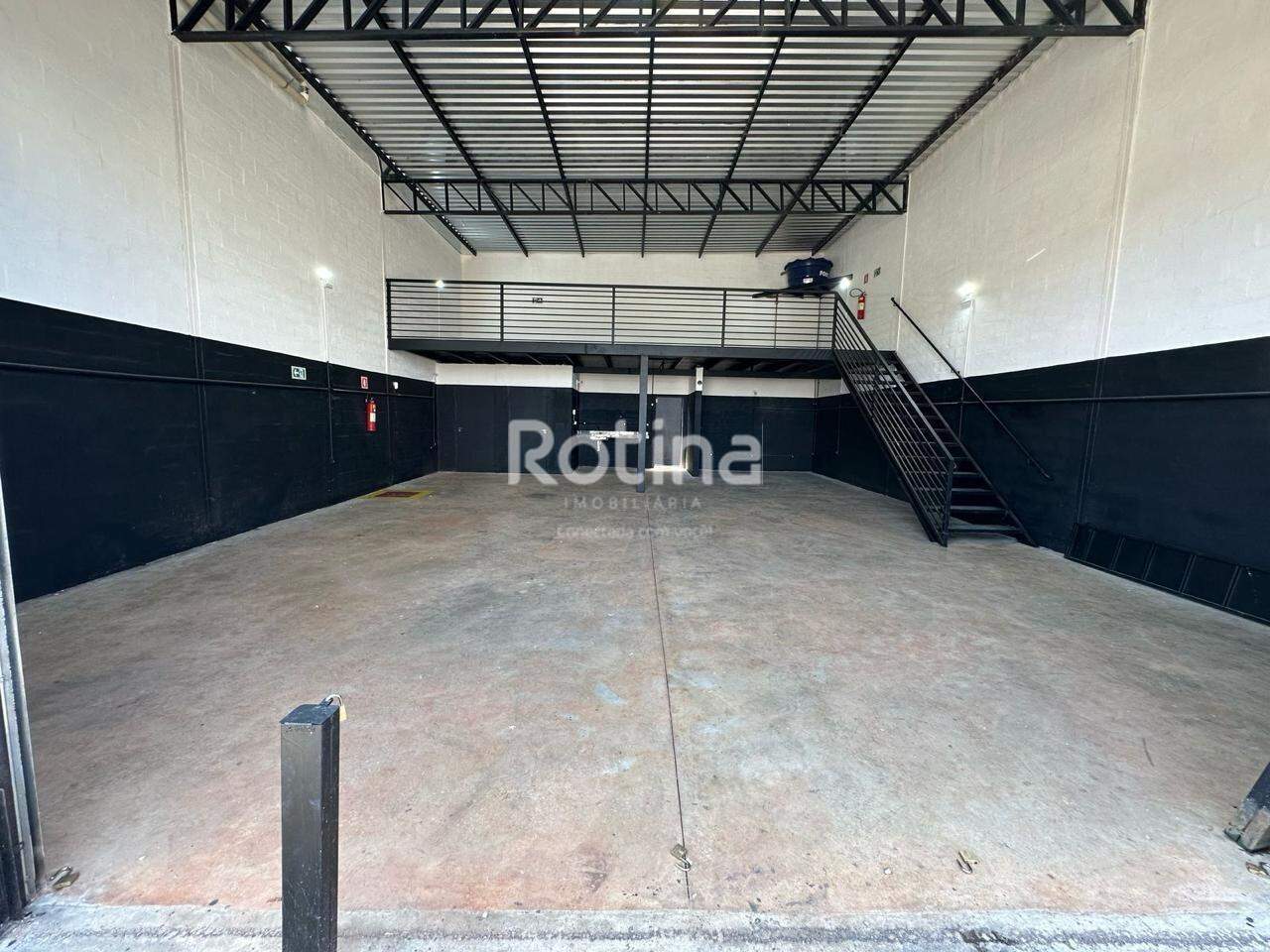 Galpão para alugar, em Uberlândia no bairro Pampulha no valor de R$ 4.500,00 - Rotina Imobiliária: 