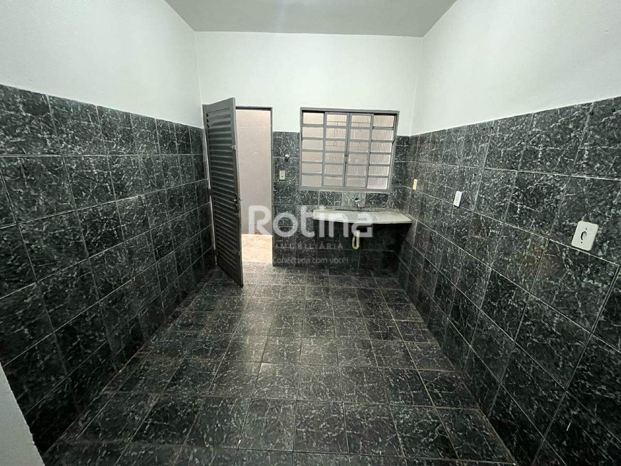 Casa para alugar, 2 quartos em Uberlândia no bairro Jardim Patrícia no valor de R$ 1.300,00 - Rotina Imobiliária: 