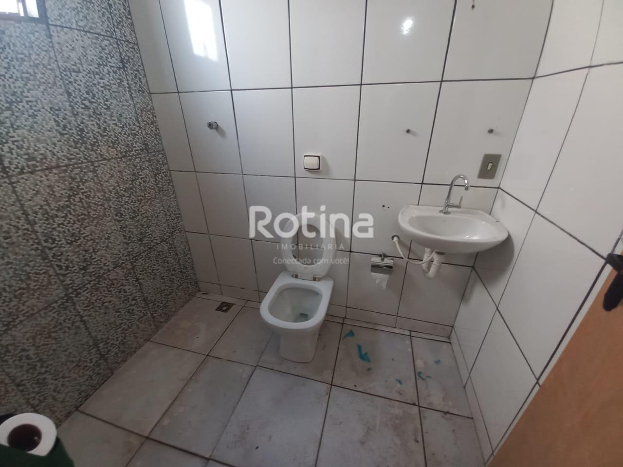 Casa para alugar, 3 quartos em Uberlândia no bairro Shopping Park no valor de R$ 2.500,00 - Rotina Imobiliária: 