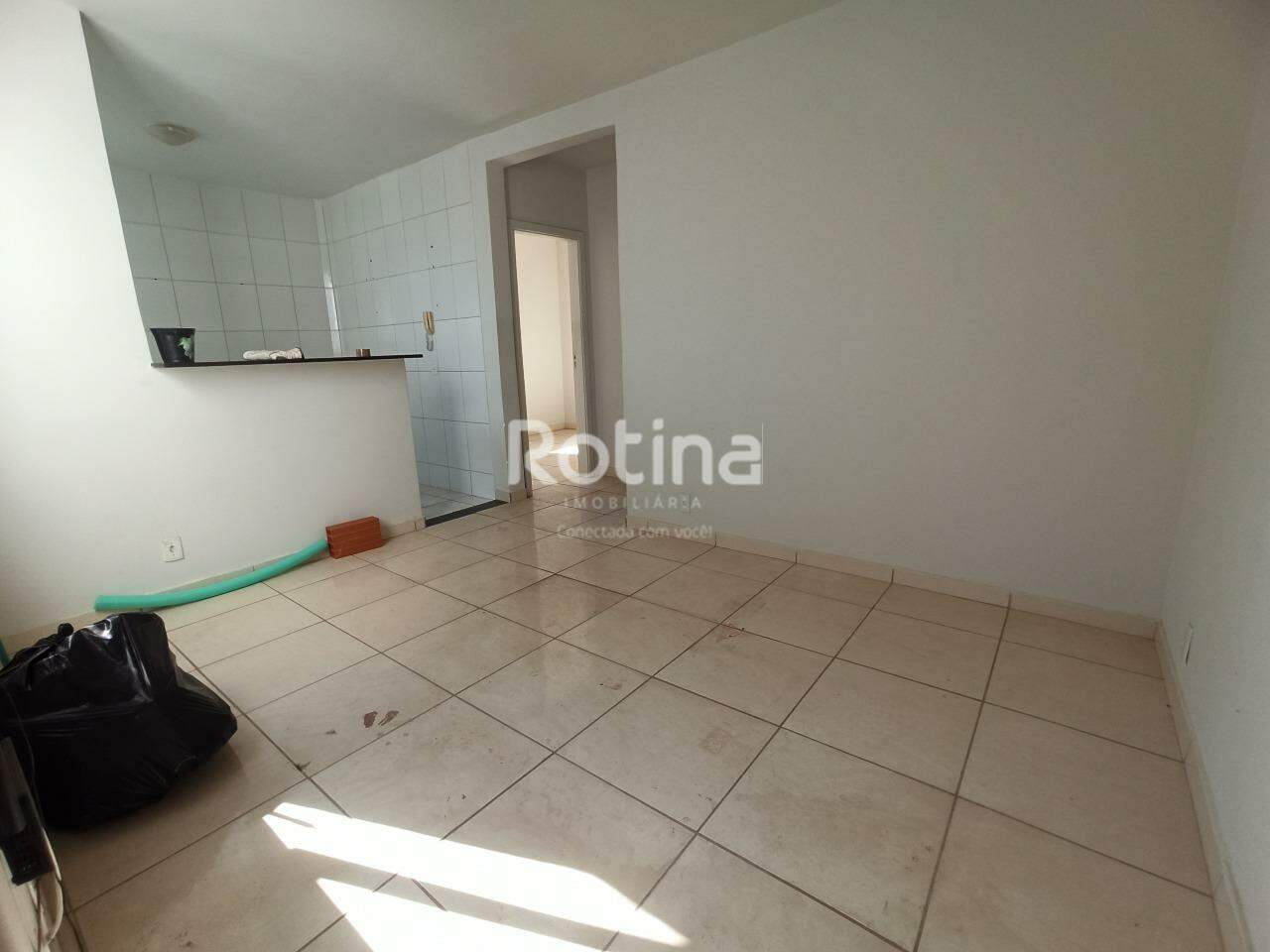 Apartamento para alugar, 2 quartos em Uberlândia no bairro Chacaras Tubalina e Quartel no valor de R$ 800,00 - Rotina Imobiliária: 