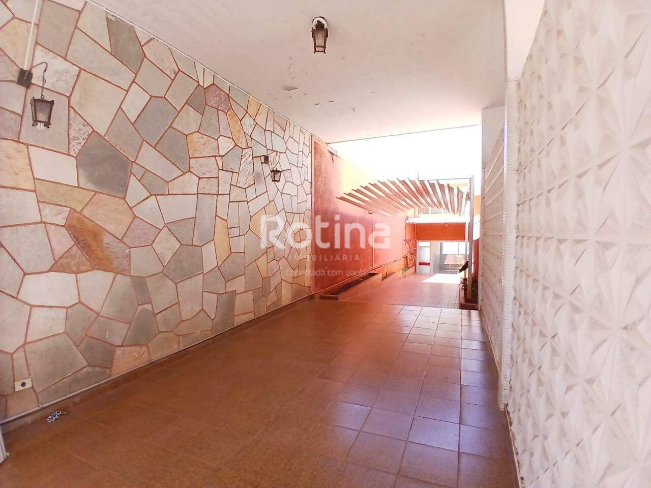 Casa à venda, 3 quartos em Uberlândia no bairro Martins no valor de R$ 900.000,00 - Rotina Imobiliária: 