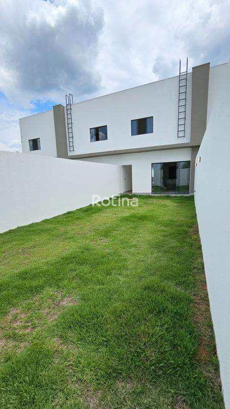 Casa para alugar, 2 quartos em Uberlândia no bairro Shopping Park no valor de R$ 3.000,00 - Rotina Imobiliária: 