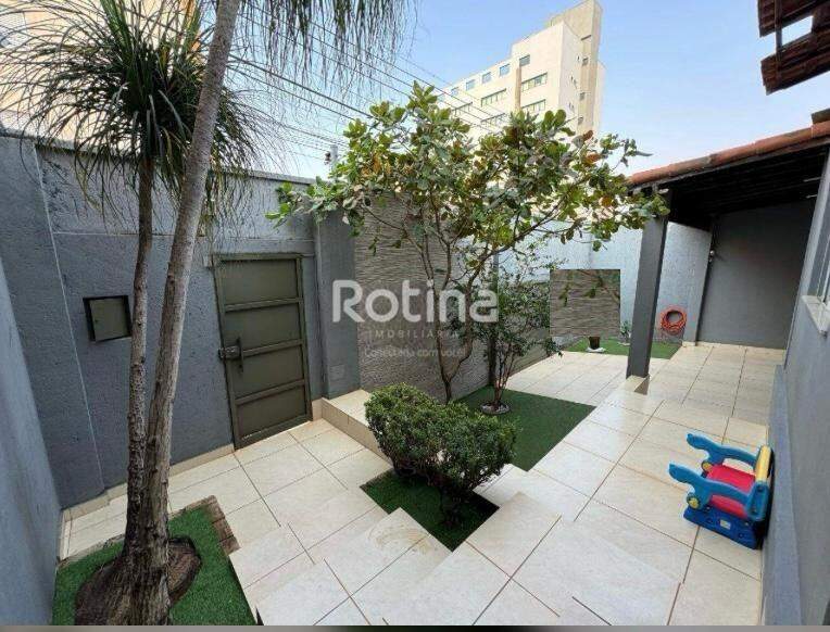 Casa à venda, 3 quartos em Uberlândia no bairro Tabajaras no valor de R$ 900.000,00 - Rotina Imobiliária: 