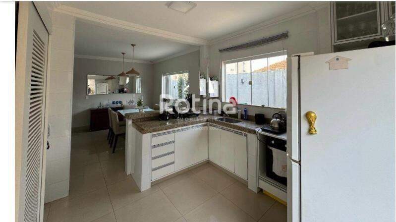 Casa à venda, 3 quartos em Uberlândia no bairro Tabajaras no valor de R$ 900.000,00 - Rotina Imobiliária: 