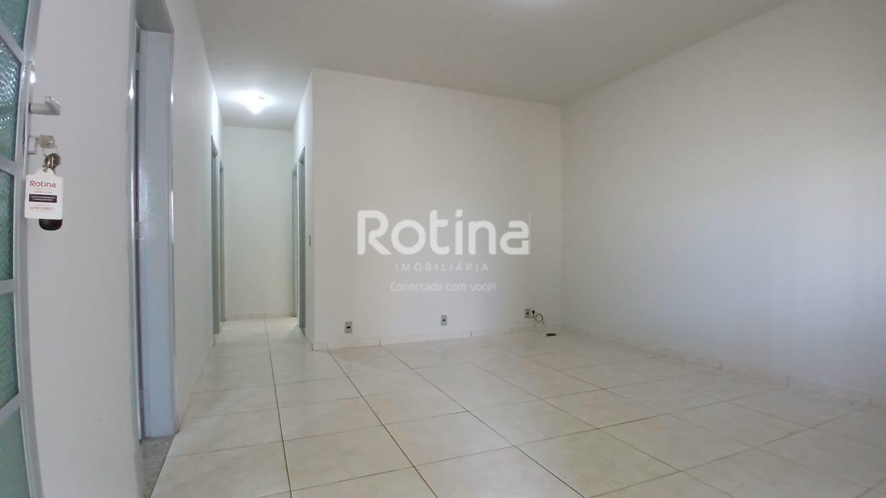 Casa para alugar, 3 quartos em Uberlândia no bairro Santa Mônica no valor de R$ 2.500,00 - Rotina Imobiliária: 