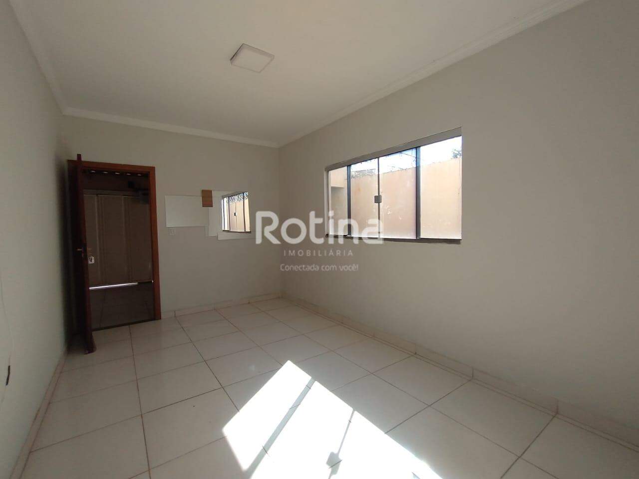 Casa para alugar, 3 quartos em Uberlândia no bairro Tubalina no valor de R$ 2.000,00 - Rotina Imobiliária: 