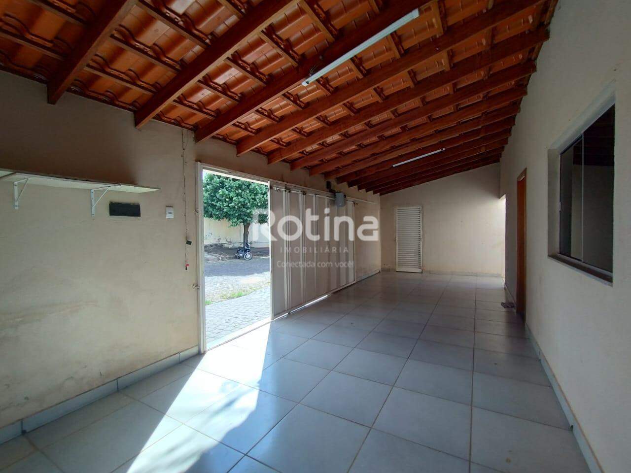 Casa para alugar, 3 quartos em Uberlândia no bairro Tubalina no valor de R$ 2.000,00 - Rotina Imobiliária: 