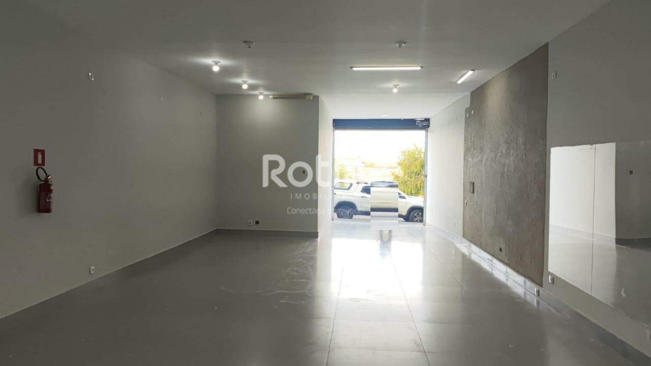 Loja para alugar, em Uberlândia no bairro Aclimação no valor de R$ 2.500,00 - Rotina Imobiliária: 