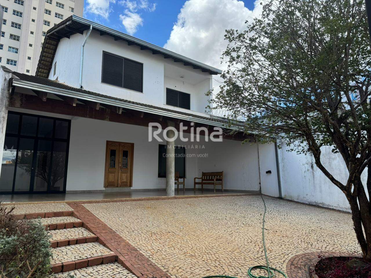 Casa para alugar, 3 quartos em Uberlândia no bairro Osvaldo Rezende no valor de R$ 6.700,00 - Rotina Imobiliária: 
