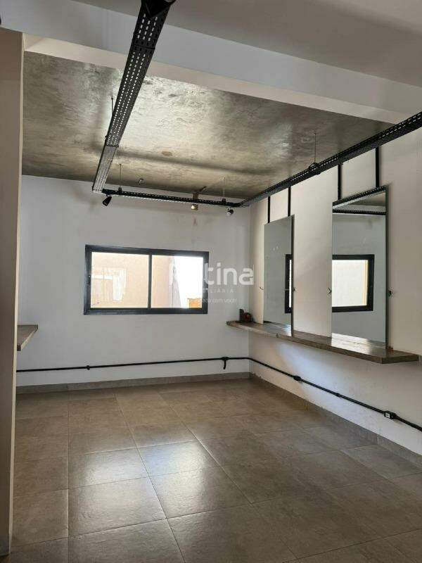 Casa para alugar, 3 quartos em Uberlândia no bairro Osvaldo Rezende no valor de R$ 6.700,00 - Rotina Imobiliária: 