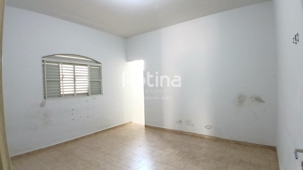 Casa para alugar, 3 quartos em Uberlândia no bairro Tibery no valor de R$ 2.200,00 - Rotina Imobiliária: 