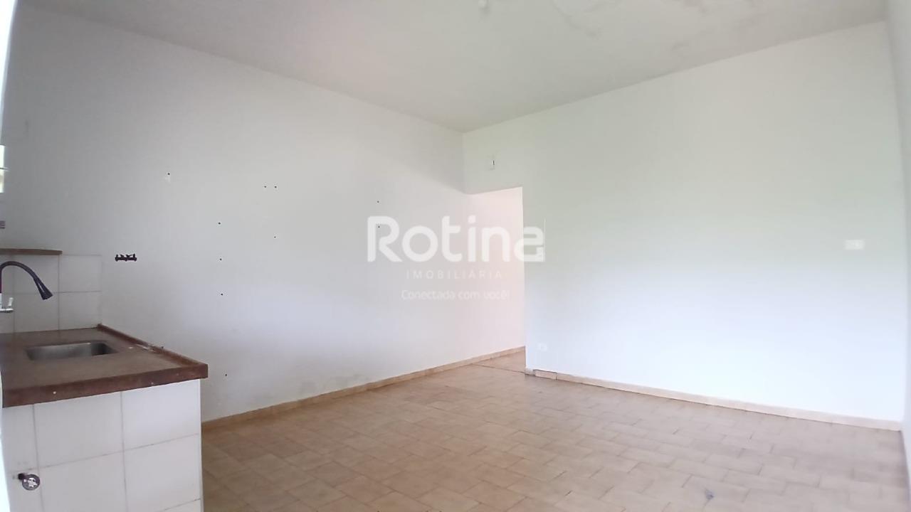 Casa para alugar, 3 quartos em Uberlândia no bairro Tibery no valor de R$ 2.200,00 - Rotina Imobiliária: 