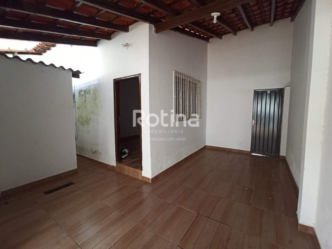 Casa para alugar, 3 quartos em Uberlândia no bairro Jardim Patrícia no valor de R$ 2.500,00 - Rotina Imobiliária: 