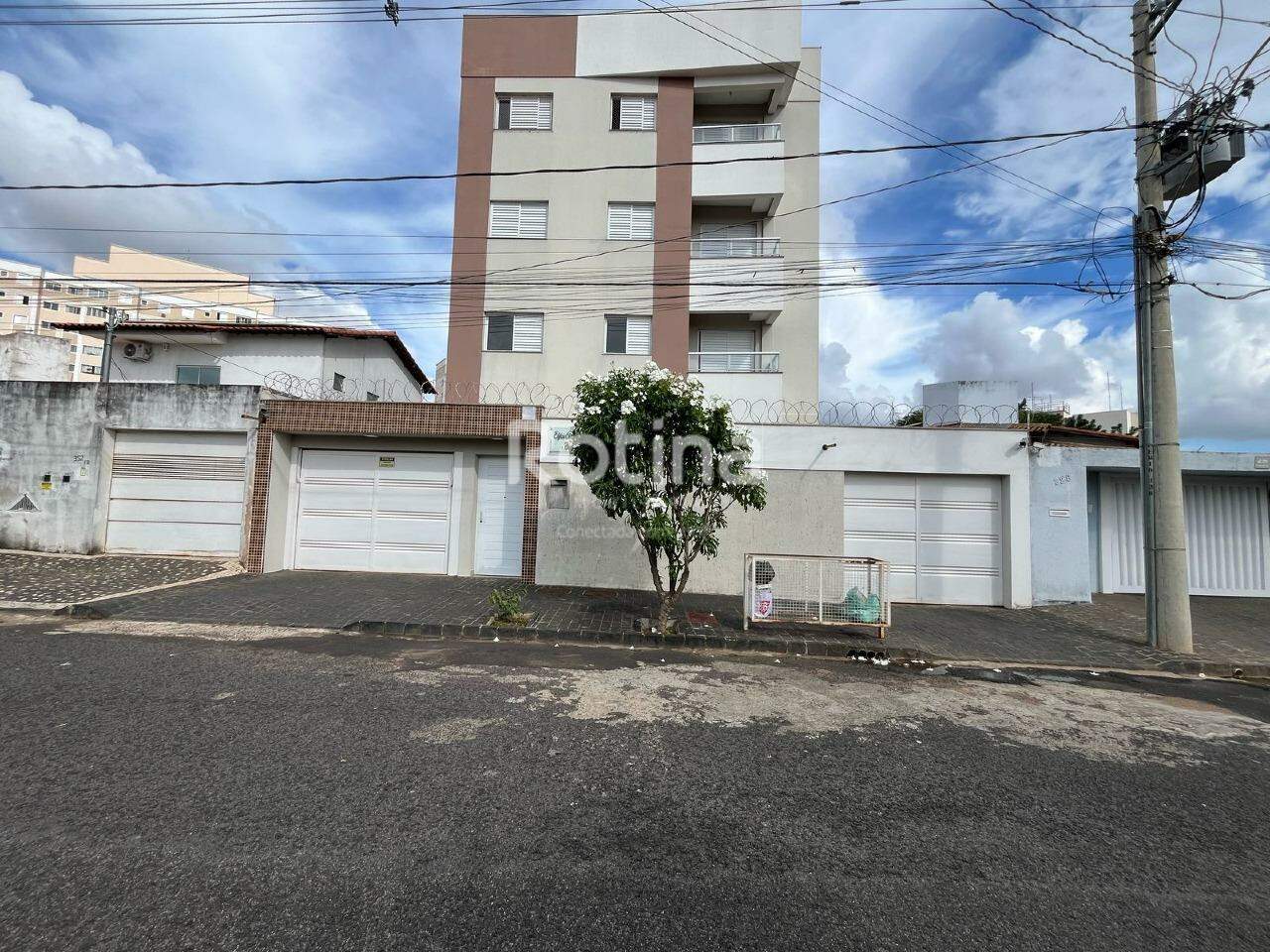 Apartamento para alugar, 2 quartos em Uberlândia no bairro Presidente Roosevelt no valor de R$ 2.000,00 - Rotina Imobiliária: 