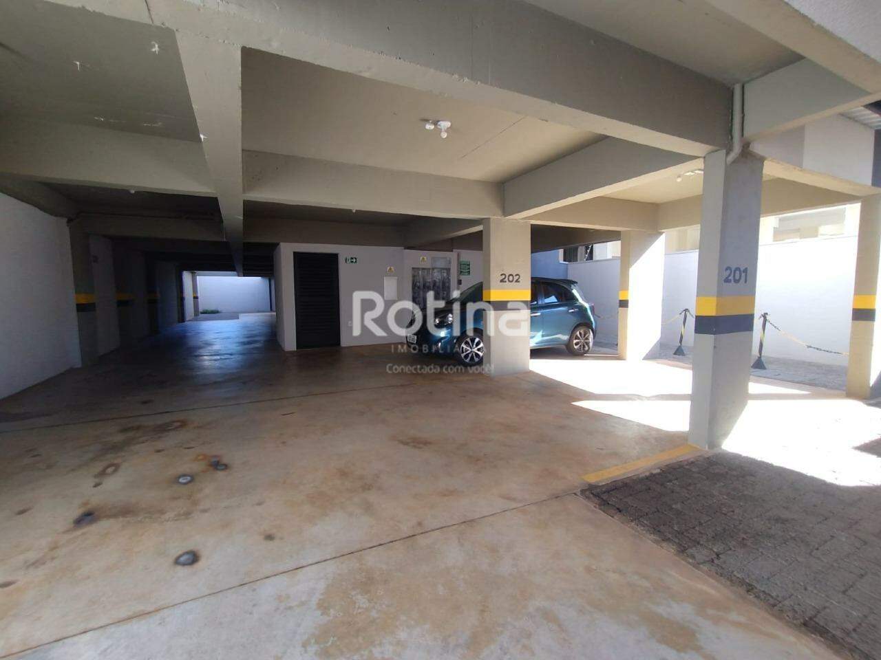 Apartamento para alugar, 2 quartos em Uberlândia no bairro Santa Mônica no valor de R$ 2.300,00 - Rotina Imobiliária: 