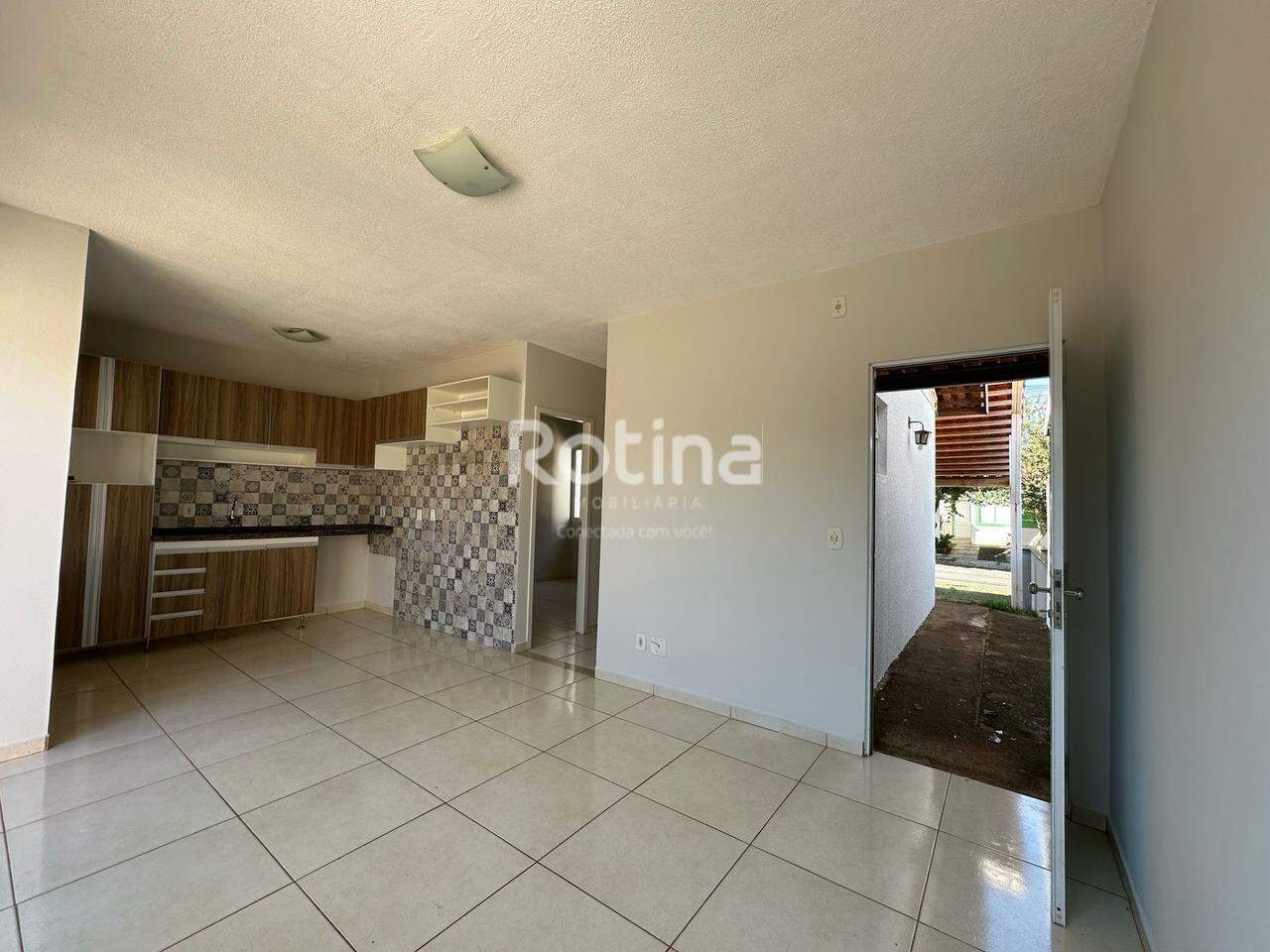 Casa para alugar, 2 quartos em Uberlândia no bairro Aclimação no valor de R$ 1.600,00 - Rotina Imobiliária: 