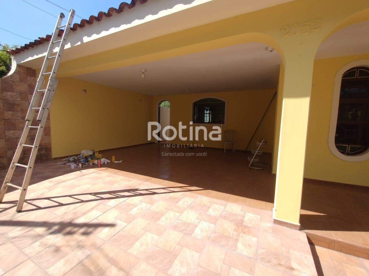 Casa para alugar, 5 quartos em Uberlândia no bairro Brasil no valor de R$ 6.000,00 - Rotina Imobiliária: 