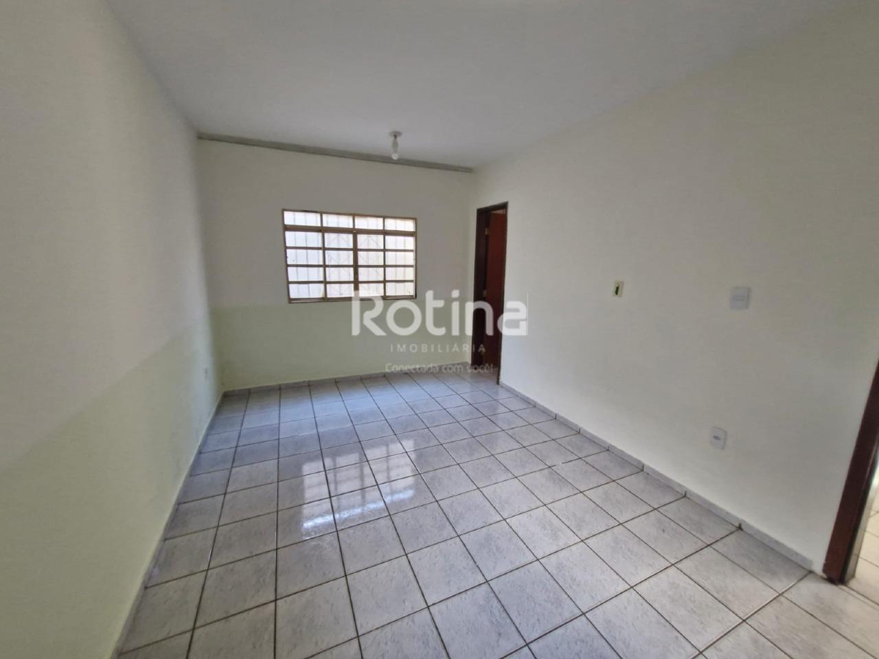 Casa para alugar, 3 quartos em Uberlândia no bairro Jardim das Palmeiras no valor de R$ 1.800,00 - Rotina Imobiliária: 