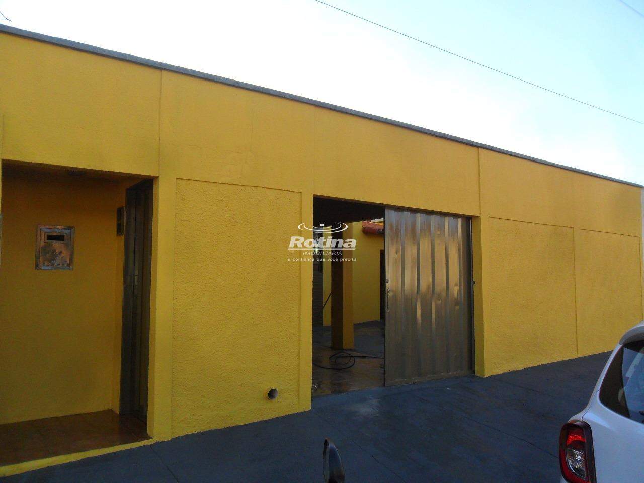 Casa para alugar, 3 quartos em Uberlândia no bairro Segismundo Pereira no valor de R$ 2.500,00 - Rotina Imobiliária: 