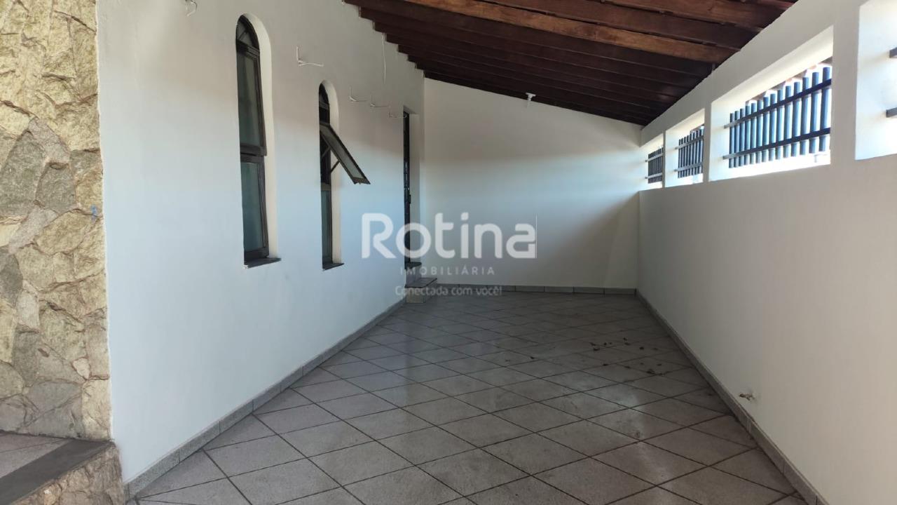 Casa para alugar, 2 quartos em Uberlândia no bairro Martins no valor de R$ 3.000,00 - Rotina Imobiliária: 