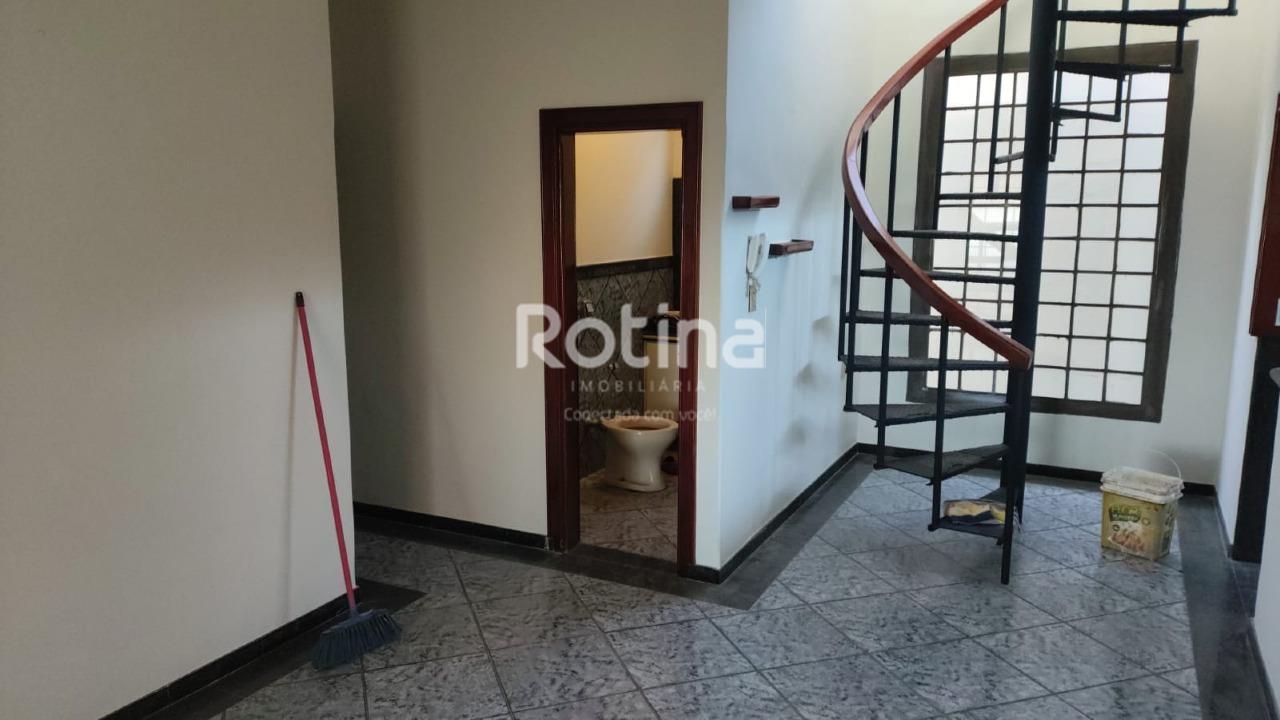 Casa para alugar, 2 quartos em Uberlândia no bairro Martins no valor de R$ 3.000,00 - Rotina Imobiliária: 