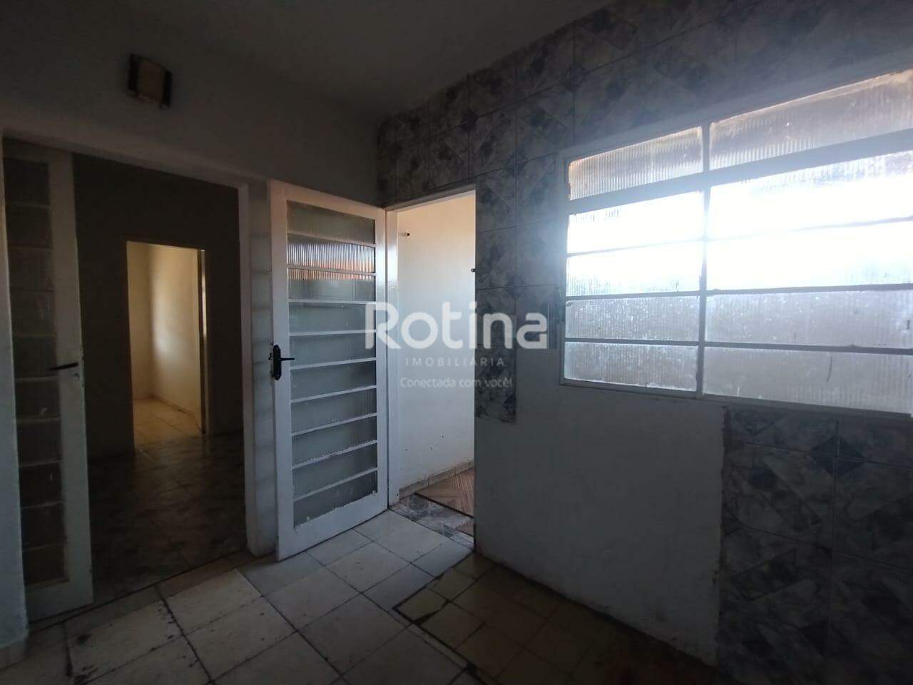 Casa para alugar, 2 quartos em Uberlândia no bairro Presidente Roosevelt no valor de R$ 850,00 - Rotina Imobiliária: 