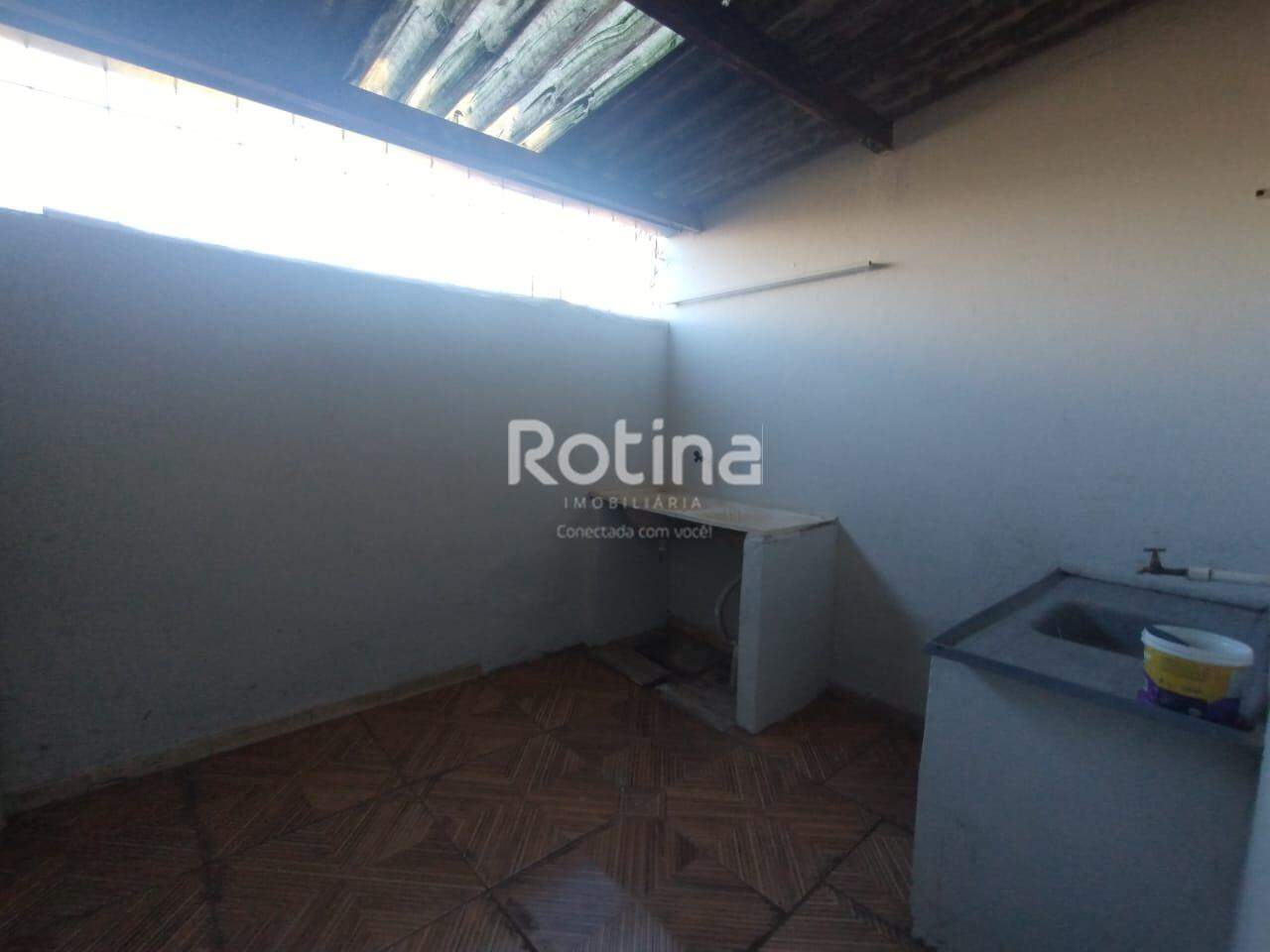 Casa para alugar, 2 quartos em Uberlândia no bairro Presidente Roosevelt no valor de R$ 850,00 - Rotina Imobiliária: 