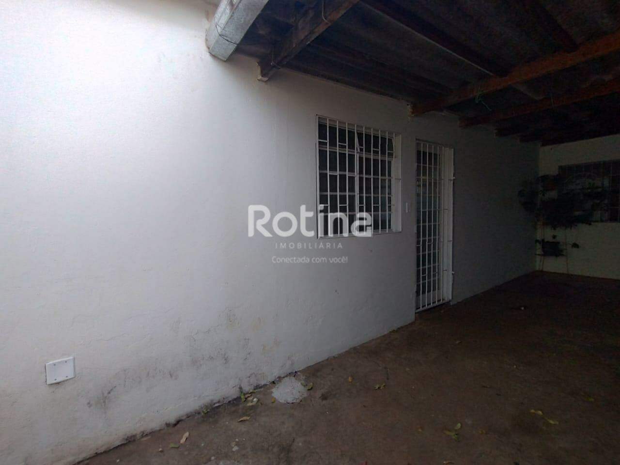 Casa para alugar, 2 quartos em Uberlândia no bairro Presidente Roosevelt no valor de R$ 850,00 - Rotina Imobiliária: 