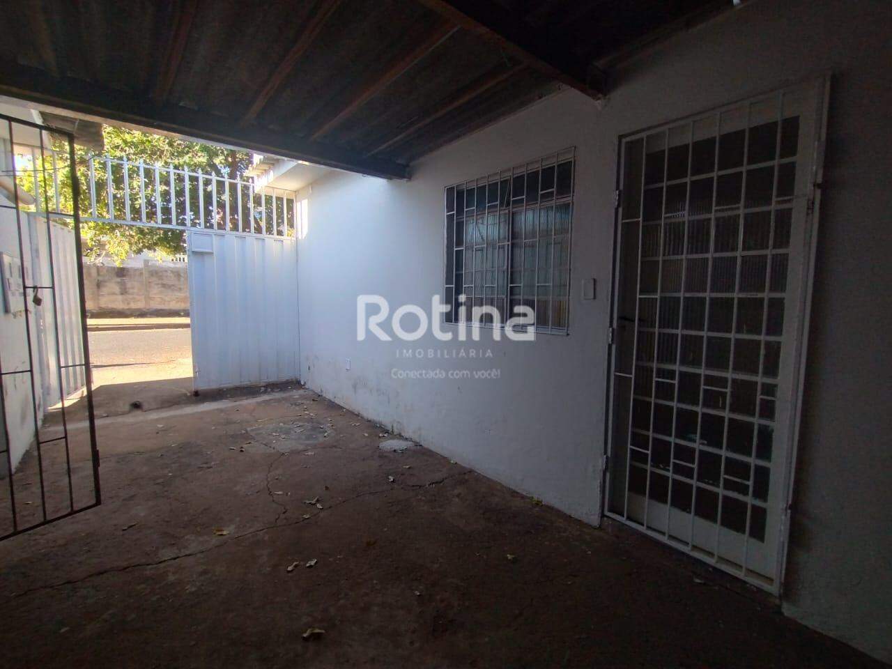 Casa para alugar, 2 quartos em Uberlândia no bairro Presidente Roosevelt no valor de R$ 850,00 - Rotina Imobiliária: 