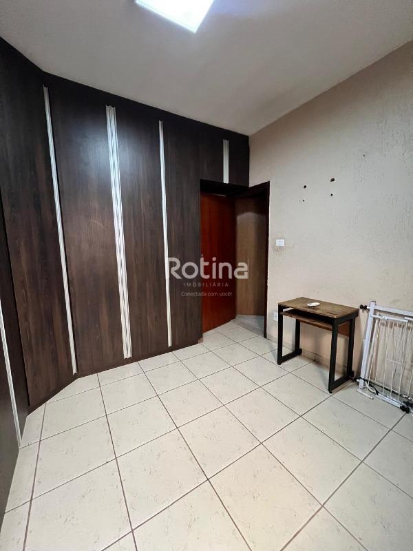 Casa à venda, 3 quartos em Uberlândia no bairro Nossa Senhora Aparecida no valor de R$ 750.000,00 - Rotina Imobiliária: 