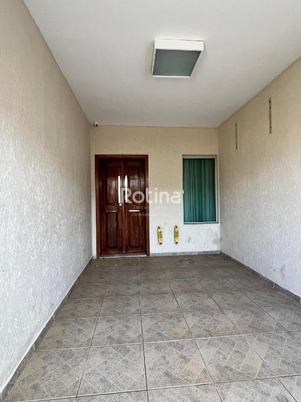 Casa à venda, 3 quartos em Uberlândia no bairro Nossa Senhora Aparecida no valor de R$ 750.000,00 - Rotina Imobiliária: 