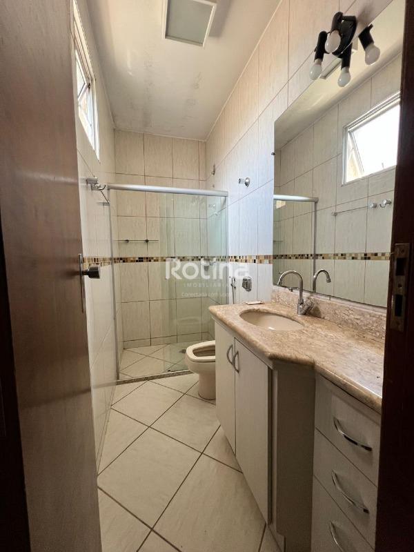 Casa à venda, 3 quartos em Uberlândia no bairro Nossa Senhora Aparecida no valor de R$ 750.000,00 - Rotina Imobiliária: 