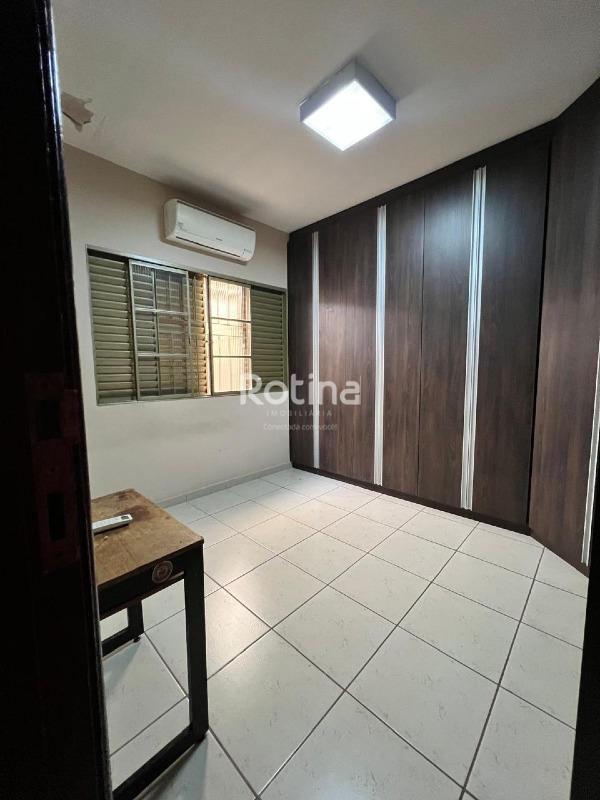 Casa à venda, 3 quartos em Uberlândia no bairro Nossa Senhora Aparecida no valor de R$ 750.000,00 - Rotina Imobiliária: 