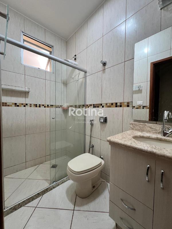 Casa à venda, 3 quartos em Uberlândia no bairro Nossa Senhora Aparecida no valor de R$ 750.000,00 - Rotina Imobiliária: 