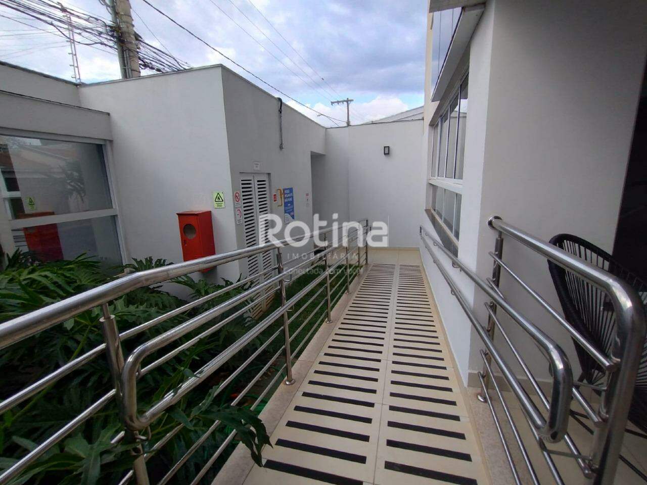 Apartamento para alugar, 2 quartos em Uberlândia no bairro Santa Mônica no valor de R$ 2.400,00 - Rotina Imobiliária: 