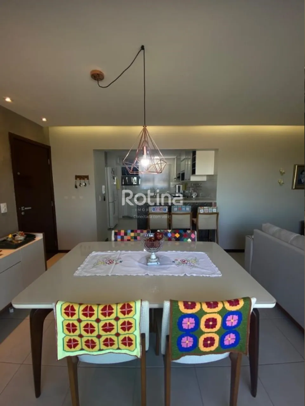 Apartamento para alugar, 3 quartos em Uberlândia no bairro Santa Mônica no valor de R$ 4.800,00 - Rotina Imobiliária: 