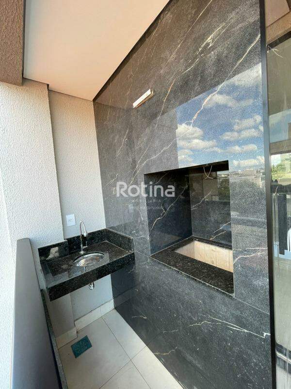 Apartamento à venda, 3 quartos em Uberlândia no bairro Santa Mônica no valor de R$ 640.000,00 - Rotina Imobiliária: 