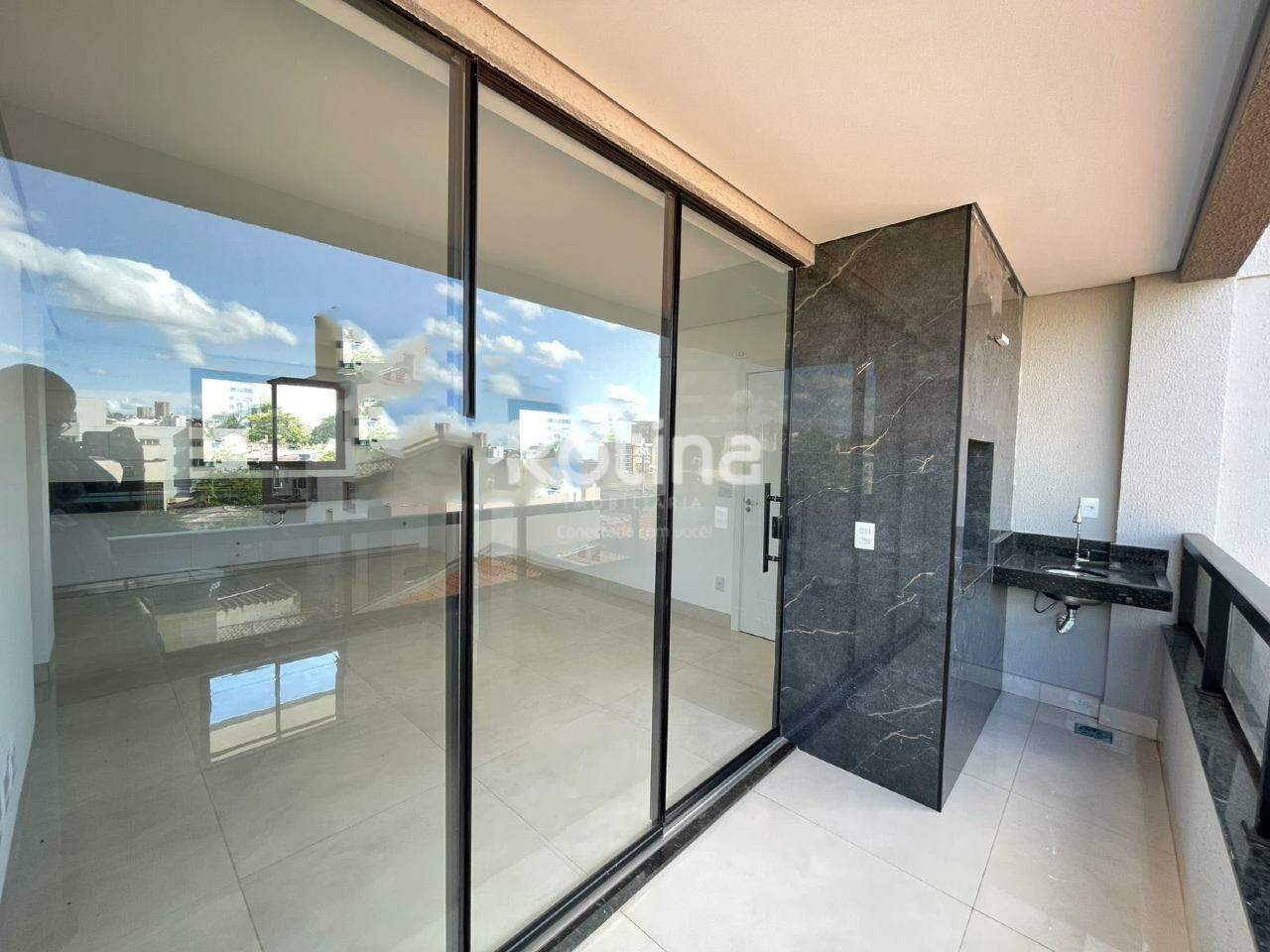 Apartamento à venda, 3 quartos em Uberlândia no bairro Santa Mônica no valor de R$ 650.000,00 - Rotina Imobiliária: 