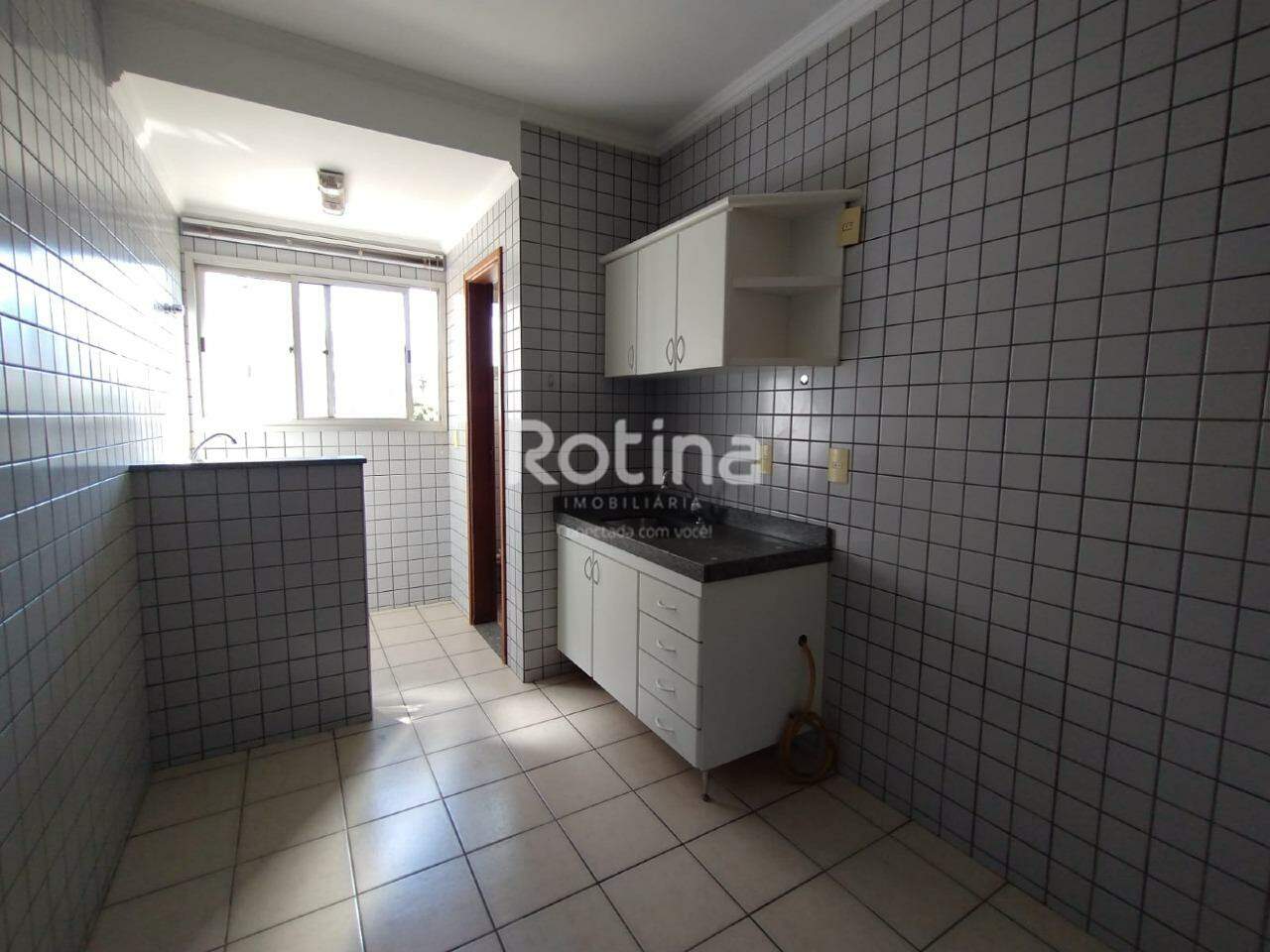 Apartamento para alugar, 3 quartos em Uberlândia no bairro Morada da Colina no valor de R$ 2.000,00 - Rotina Imobiliária: 