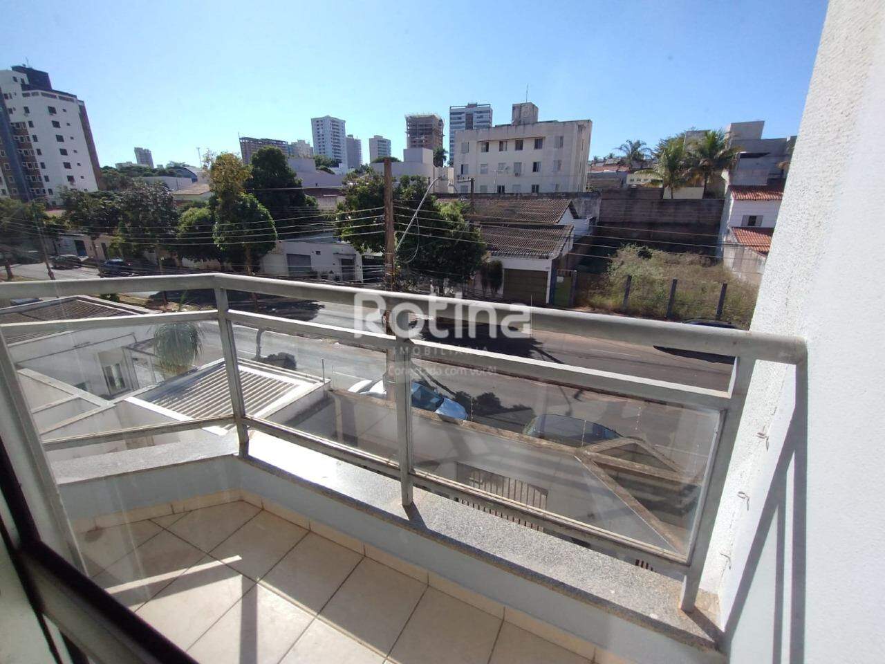 Apartamento para alugar, 3 quartos em Uberlândia no bairro Morada da Colina no valor de R$ 2.000,00 - Rotina Imobiliária: 